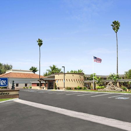 Travelodge By Wyndham Santa Maria Esterno foto