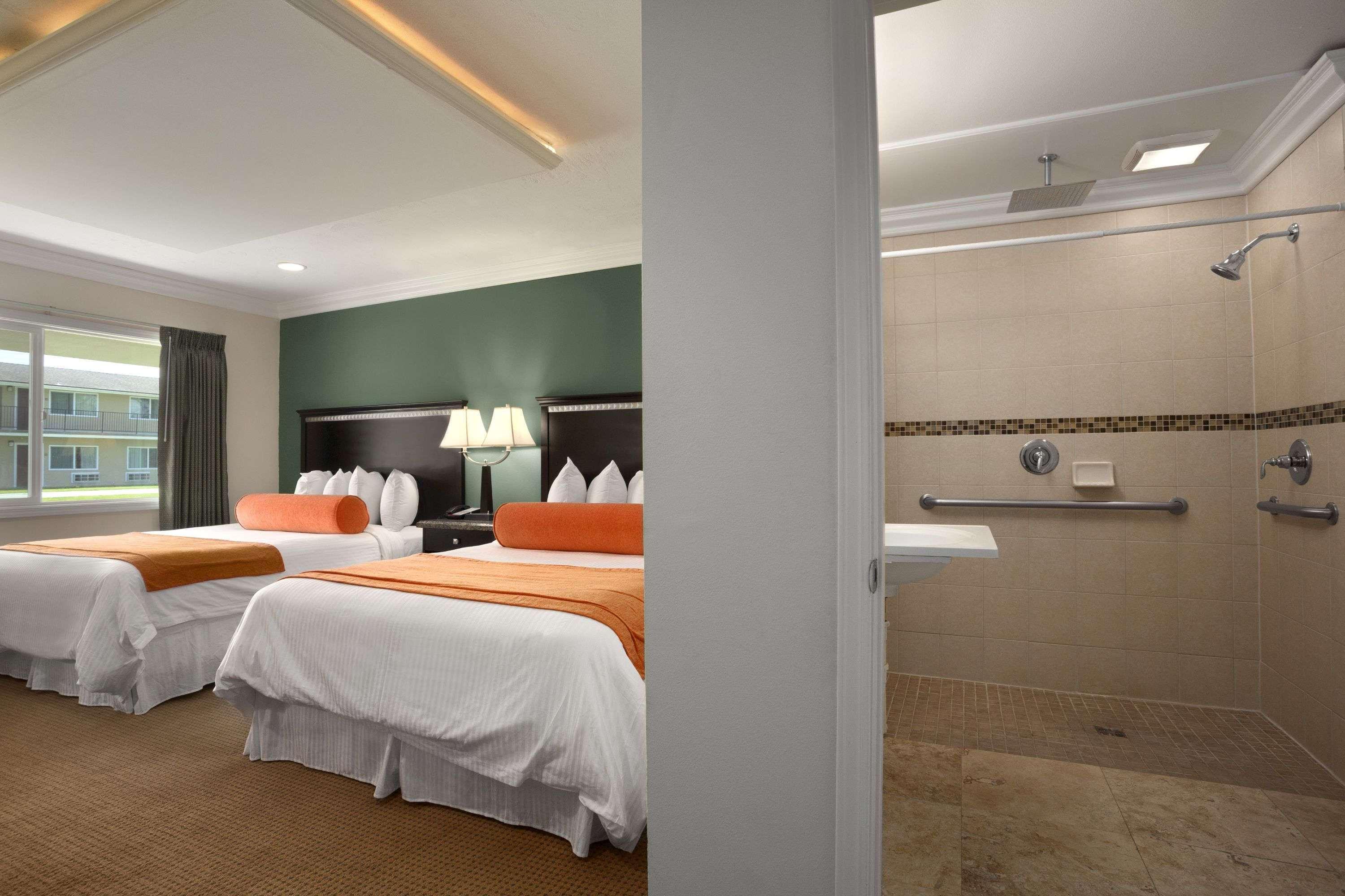 Travelodge By Wyndham Santa Maria Esterno foto