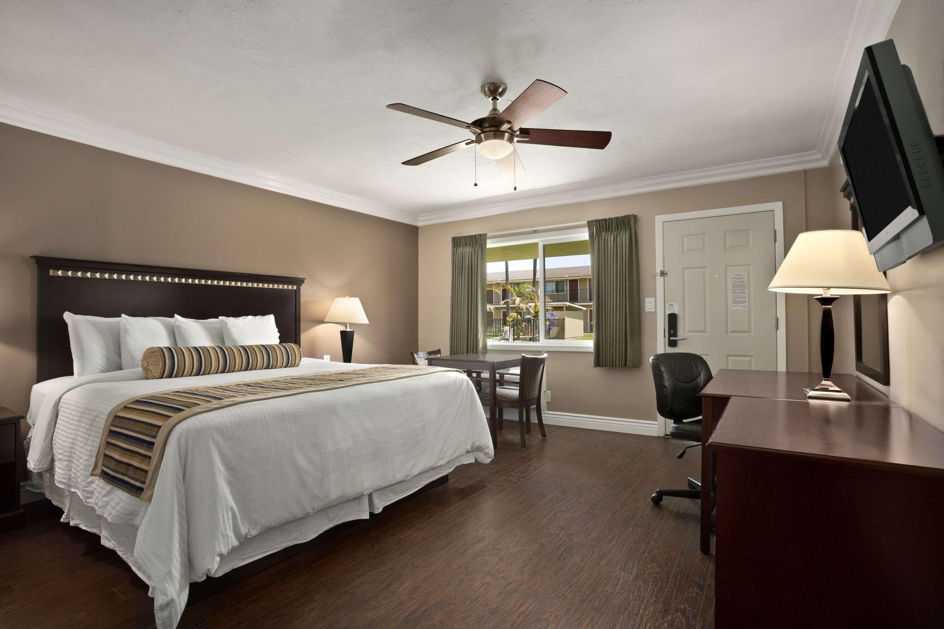Travelodge By Wyndham Santa Maria Esterno foto
