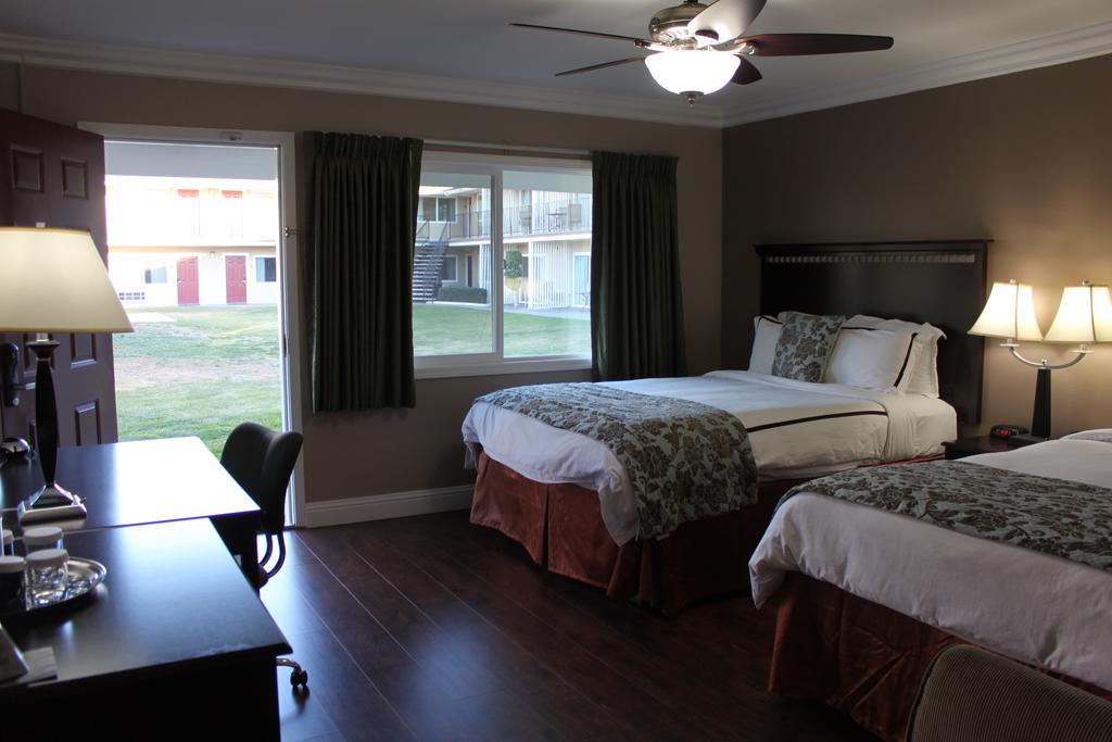Travelodge By Wyndham Santa Maria Esterno foto