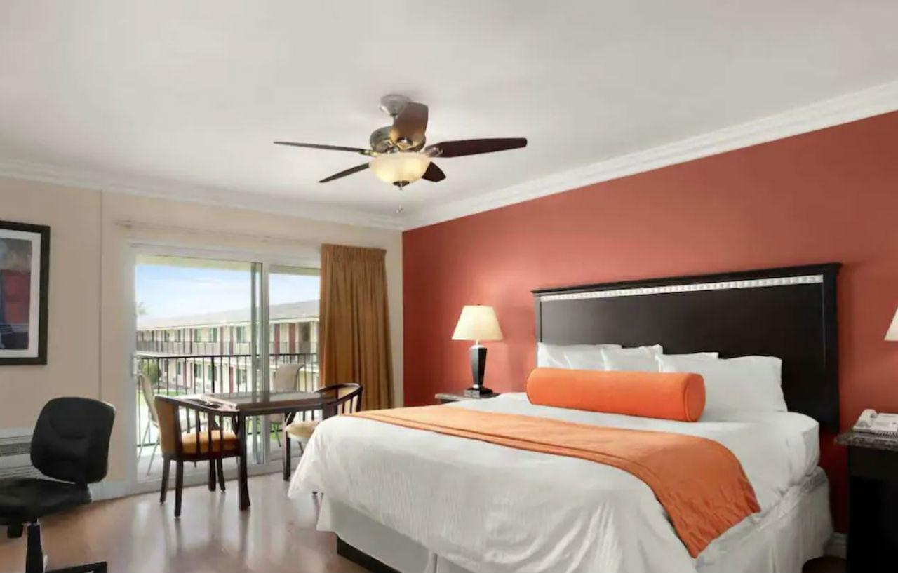 Travelodge By Wyndham Santa Maria Esterno foto